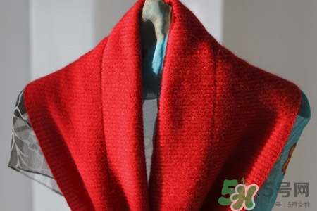 羊絨圍巾掉毛怎么辦？羊絨圍巾掉毛怎么處理？