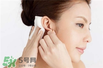 油耳朵怎么清理?油耳朵是怎么回事? 油耳朵怎么清理?油耳朵是怎么回事?