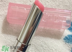 潤唇膏什么時候用?潤唇膏什么時候涂? 潤唇膏什么時候用?潤唇膏什么時候涂?