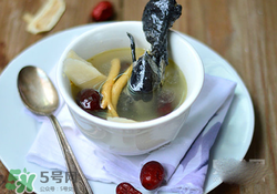 經(jīng)期可以喝烏雞湯嗎？經(jīng)期喝烏雞湯有什么好處？