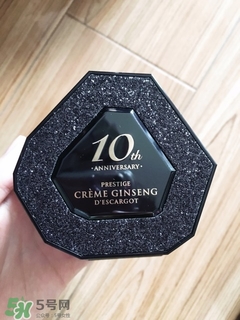 伊思十周年限量套裝粉色和黑色區(qū)別 伊思十周年限量版功效 伊思十周年限量套裝粉色和黑色區(qū)別 伊思十周年限量版功效