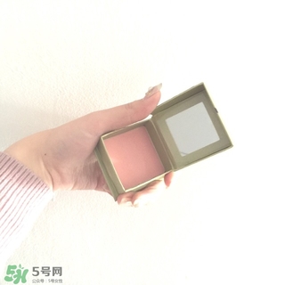 貝玲妃蒲公英蜜粉怎么用？benefit貝玲妃蒲公英蜜粉使用方法