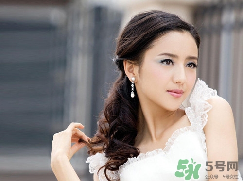 嘴唇上火怎么治?嘴唇上火吃什么好 嘴唇上火怎么治?嘴唇上火吃什么好