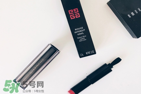 紀梵希新禁忌之吻唇膏有幾個顏色？紀梵希禁忌之吻唇膏新舊區(qū)別