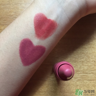 露華濃唇膏真假 露華濃唇膏真假鑒別 露華濃唇膏真假 露華濃唇膏真假鑒別