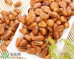 松子和核桃哪個營養(yǎng)價值更高？松子和核桃哪個更容易發(fā)胖？