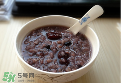 經(jīng)期能喝黑豆粥嗎?經(jīng)期喝黑豆粥好嗎 經(jīng)期能喝黑豆粥嗎?經(jīng)期喝黑豆粥好嗎