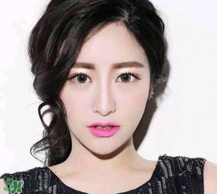 不掉色的口紅有害處嗎？口紅怎么涂不掉色？