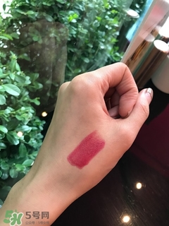 cl黑管口紅和金管有什么區(qū)別？cl黑管和cl金管哪個好？