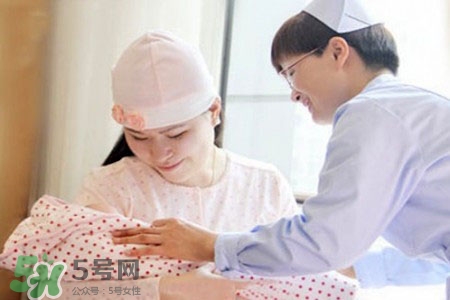 喂母乳乳房會(huì)下垂嗎？喂母乳會(huì)導(dǎo)致胸部下垂嗎？