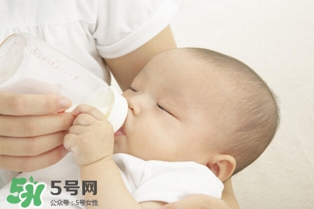 產(chǎn)后胸部下垂什么原因？產(chǎn)后胸部下垂怎么辦？