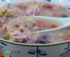 四紅補(bǔ)血粥的營(yíng)養(yǎng)價(jià)值 四紅補(bǔ)血粥的功效與作用及食用方法 四紅補(bǔ)血粥的營(yíng)養(yǎng)價(jià)值 四紅補(bǔ)血粥的功效與作用及食用方法