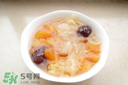 冬天可以吃銀耳湯嗎？銀耳適合什么季節(jié)吃？