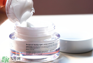 素顏霜會(huì)堵塞毛孔嗎？素顏霜會(huì)不會(huì)堵塞毛孔？