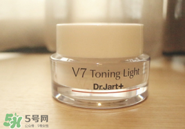 素顏霜會(huì)悶痘嗎？用素顏霜會(huì)長痘嗎？