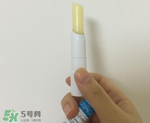 依泉和dhc唇膏哪個好？依泉唇膏和dhc唇膏哪個好？