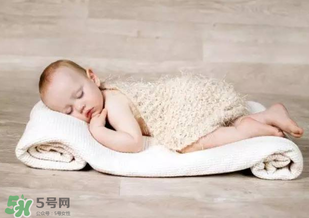 新生兒冬天可以吹空調(diào)嗎？嬰兒冬天可以吹空調(diào)嗎？