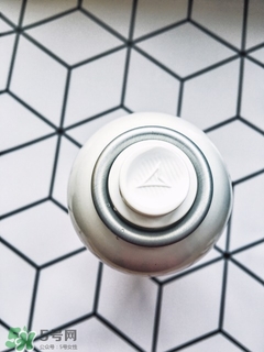 依泉和雅漾哪個好？依泉和雅漾噴霧哪個好？