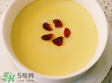 牛奶燉蛋的營養(yǎng)價(jià)值 牛奶燉蛋的功效與作用及做法 牛奶燉蛋的營養(yǎng)價(jià)值 牛奶燉蛋的功效與作用及做法