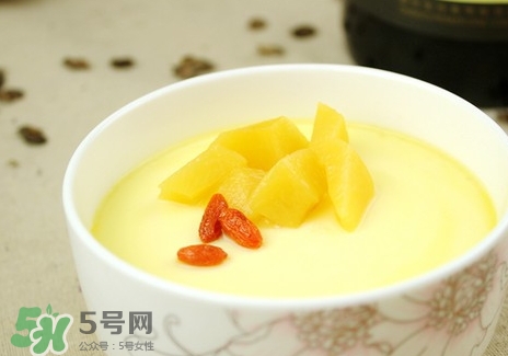 牛奶燉蛋的營養(yǎng)價(jià)值 牛奶燉蛋的功效與作用及做法 牛奶燉蛋的營養(yǎng)價(jià)值 牛奶燉蛋的功效與作用及做法