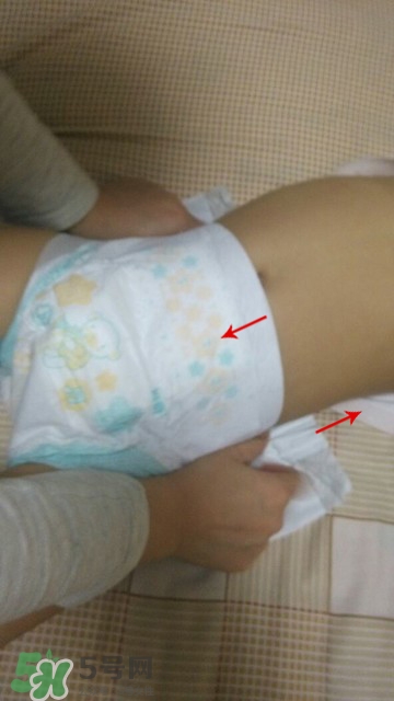 花王紙尿褲的穿法圖解_花王紙尿褲怎么穿 花王紙尿褲的穿法圖解_花王紙尿褲怎么穿