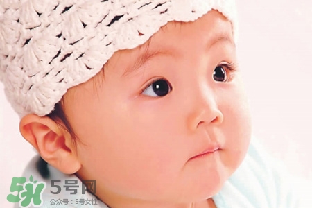 寶寶發(fā)燒怎么物理降溫？6種物理降溫方法最有效