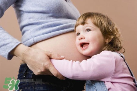 寶寶發(fā)燒怎么物理降溫？6種物理降溫方法最有效