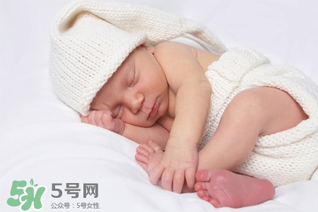 寶寶發(fā)燒怎么散熱？孩子發(fā)燒要散熱切忌捂