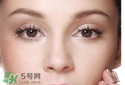 切眉后眼睛腫怎么辦？切眉后眼睛變形怎么回事怎么辦？