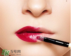 唇彩保質(zhì)期一般是多久？唇彩過(guò)期了還能用嗎？