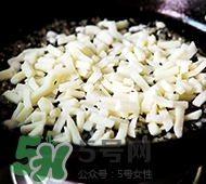 芝士海苔鍋巴的做法_芝士海苔鍋巴怎么做 芝士海苔鍋巴的做法_芝士海苔鍋巴怎么做