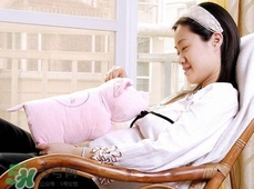 懷孕1個多月有褐色分泌物是怎么回事? 懷孕1個多月有褐色分泌物是怎么回事?