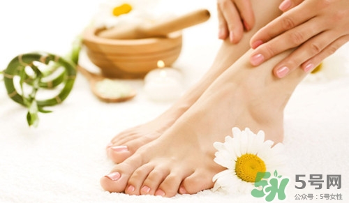 腳氣會(huì)傳染嗎?腳氣可以傳染到手上嗎? 腳氣會(huì)傳染嗎?腳氣可以傳染到手上嗎?