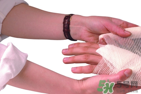 十滴水能治療凍瘡嗎？凍瘡可以涂十滴水嗎？