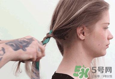 頭發(fā)怎么扎不容易散？怎么扎頭發(fā)不散