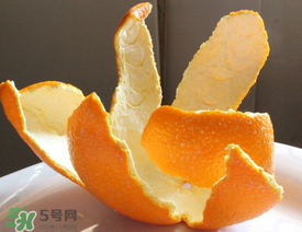 新鮮橘子皮能泡水喝嗎？新鮮橘子皮泡水喝的功效