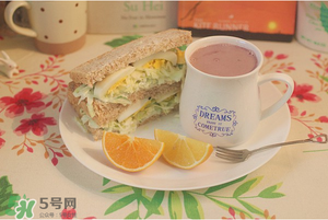 吃完橙子可以喝牛奶嗎？吃完橙子多久能喝牛奶？