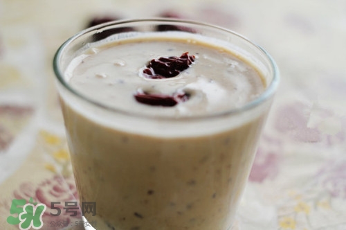 喝紅棗酸奶有什么好處?紅棗酸奶的功效與作用 喝紅棗酸奶有什么好處?紅棗酸奶的功效與作用