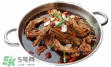 羊蝎子是羊的哪個(gè)部位?羊蝎子是發(fā)物嗎? 羊蝎子是羊的哪個(gè)部位?羊蝎子是發(fā)物嗎?