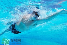 冬天游泳濕氣重嗎？冬天游泳濕氣重怎么辦？