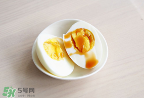 水煮蛋要煮多久？水煮蛋怎么煮不會破？