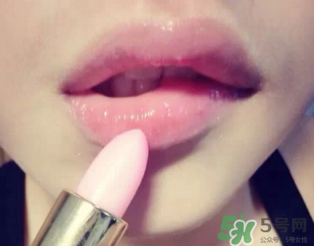 唇部打底用什么?唇部打底用什么好? 唇部打底用什么?唇部打底用什么好?