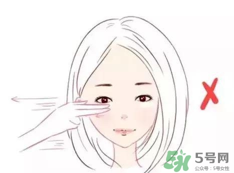 護(hù)膚品正確使用手法 別再錯(cuò)誤護(hù)膚啦 護(hù)膚品正確使用手法 別再錯(cuò)誤護(hù)膚啦