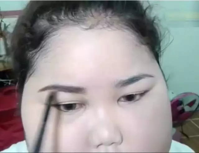 臉胖怎么化妝好看？臉大怎么化妝好看