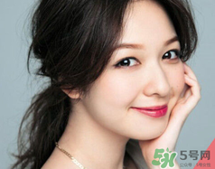 嘴巴大適合什么顏色的口紅？嘴巴大怎么涂口紅好看？