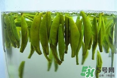 口含茶葉能治口臭嗎？口含茶葉有什么作用？