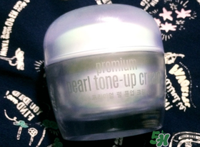 素顏霜要定妝嗎？素顏霜要用散粉定妝嗎？