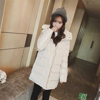 小個子女生適合穿什么羽絨服？個子矮的女生適合什么羽絨服