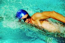 腰間盤(pán)突出可以游泳嗎？游泳能治療腰間盤(pán)突出嗎？