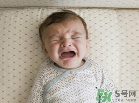 半夜咳嗽是什么原因?半夜咳嗽如何快速止咳 半夜咳嗽是什么原因?半夜咳嗽如何快速止咳